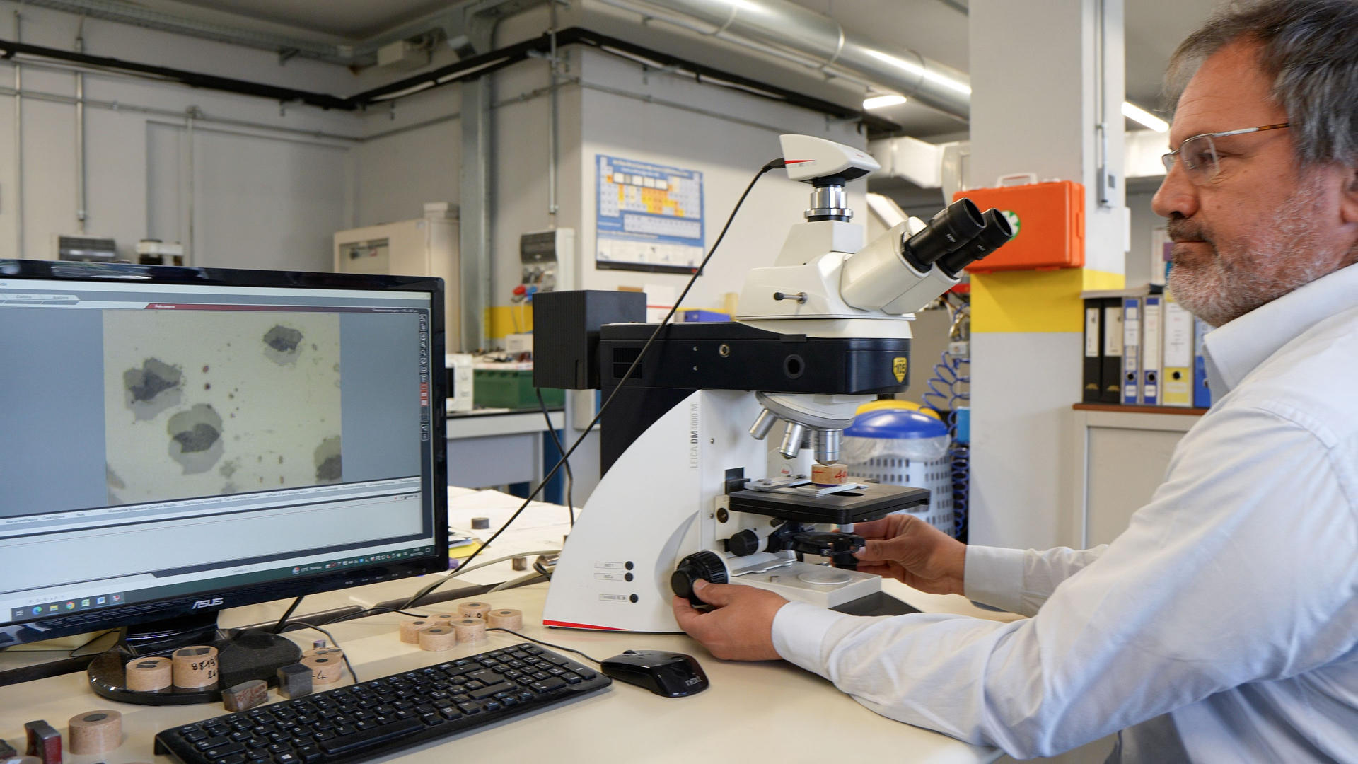Chemical and metallographic analysis of cast iron