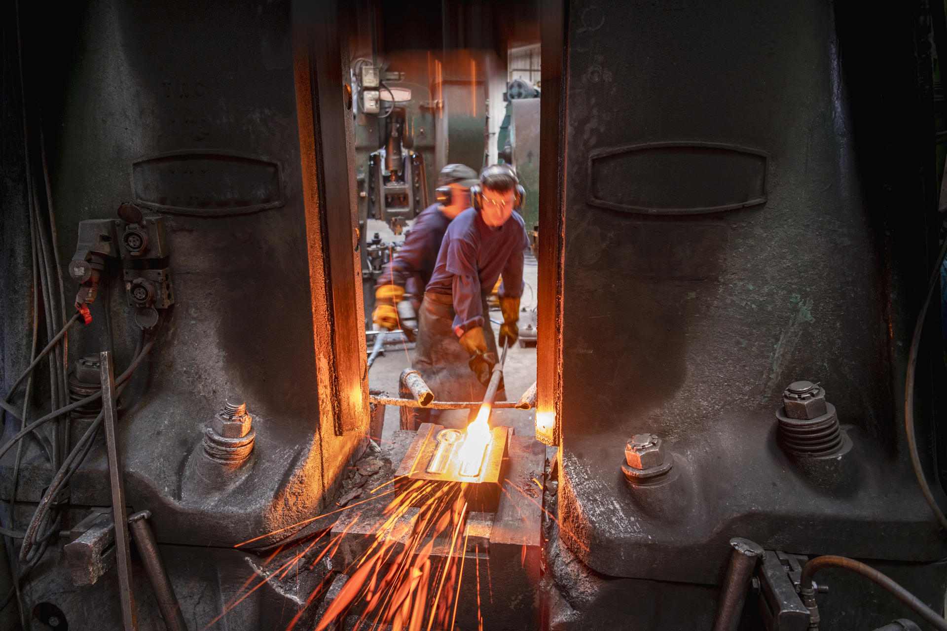 Industries served by cast iron and aluminium foundry