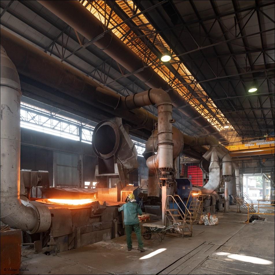 New high-efficiency melting furnaces
